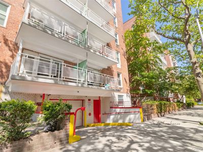 66-66 Thornton Pl #2F, Rego Park, NY, 11374