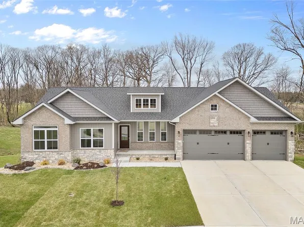 629 Glendale Dr, Troy, IL 62294