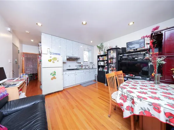 3903 Seventh Avenue image 8 of 29