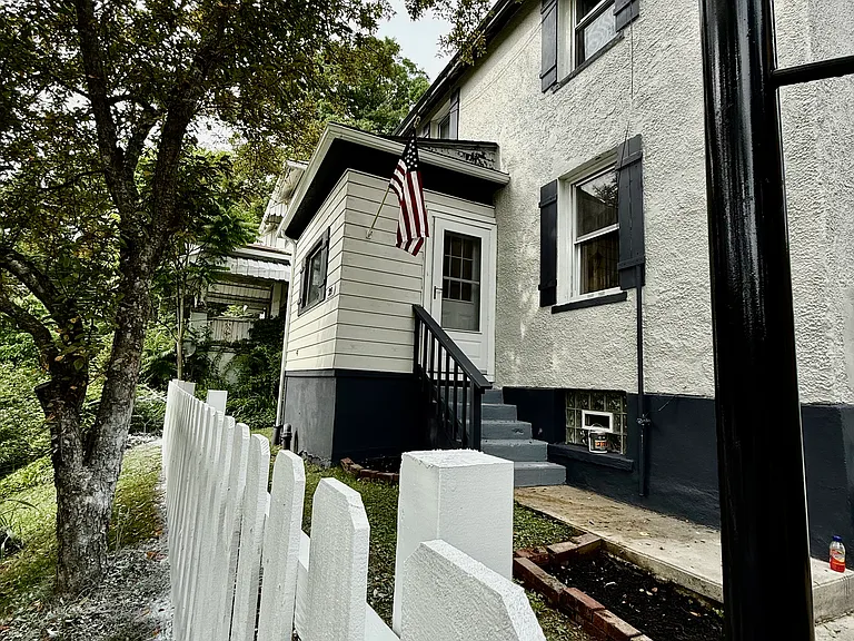 28 Shady Ln — Photo 3
