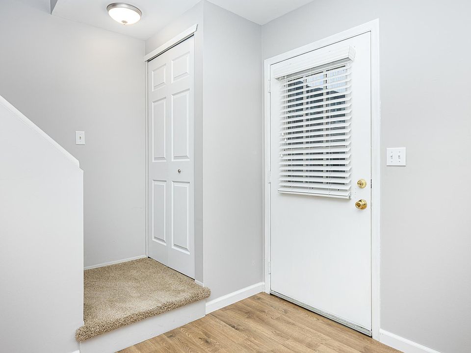 1st image of 189 Sheffield Dr