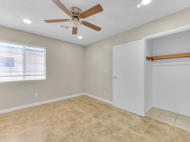 24600 Cypress St #24600A — Photo 12