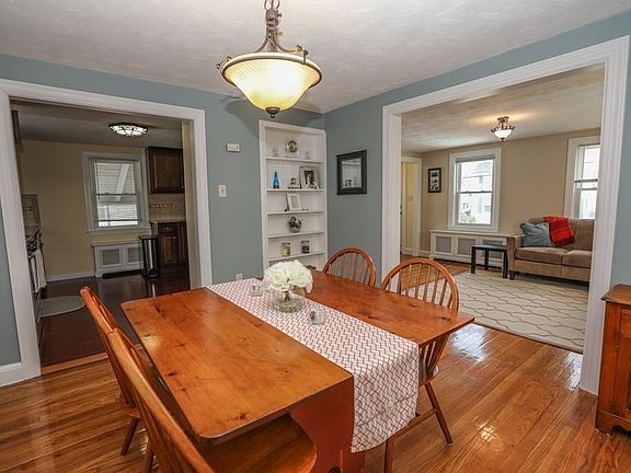 5th image of 42 Irving St
