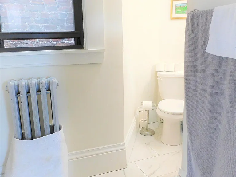 496 E Broadway #3 — Photo 16