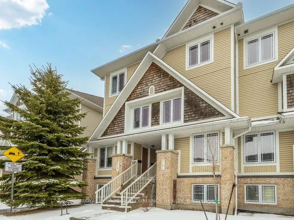 616 Chapman Mills Dr #B, Ottawa, ON K2J 0V4