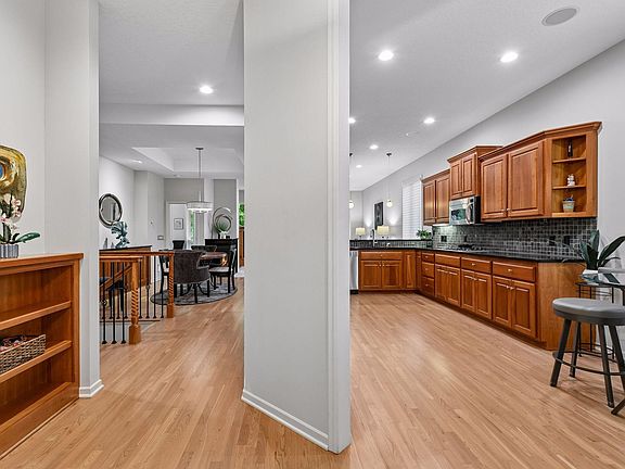 3rd image of 9377 Libby Ln