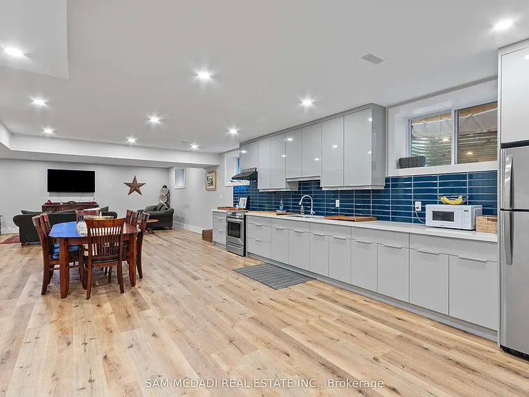 3047 Grenville Dr #BASEMENT — Photo 2