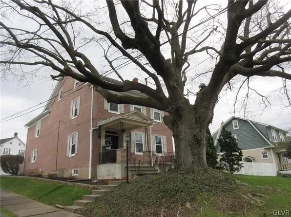 401 E Walnut St, Nazareth, PA 18064