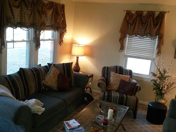 3rd image of 1733 Moro Ave