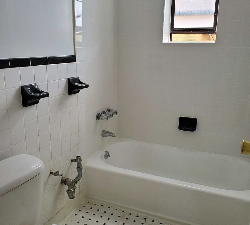 2nd image of 4129 50th St APT 5B