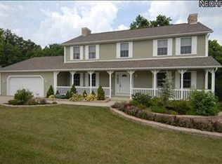5660 Pine Valley Dr, Zanesville, OH 43701