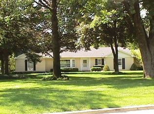 1900 Kaneville Rd, Geneva, IL 60134