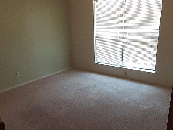5th image of 3422 Grandview Dr