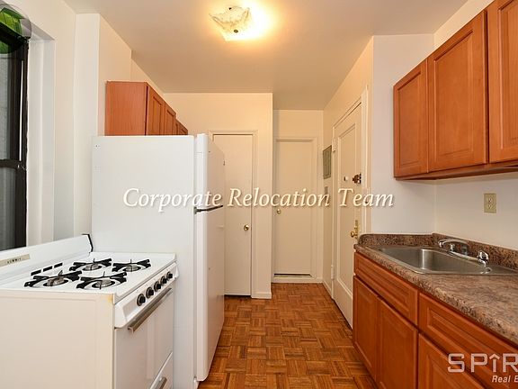 4th image of 226 W 4th St APT 12