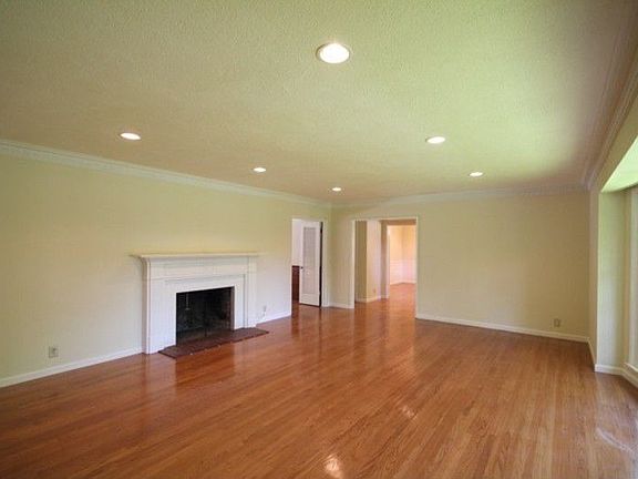 5th image of 1639 Gaywood Dr