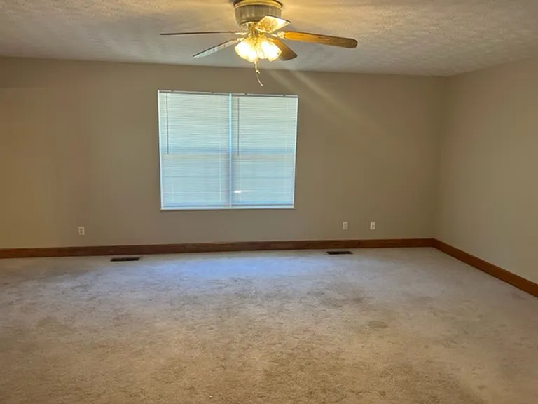 1201 Heartland Dr — Photo 2