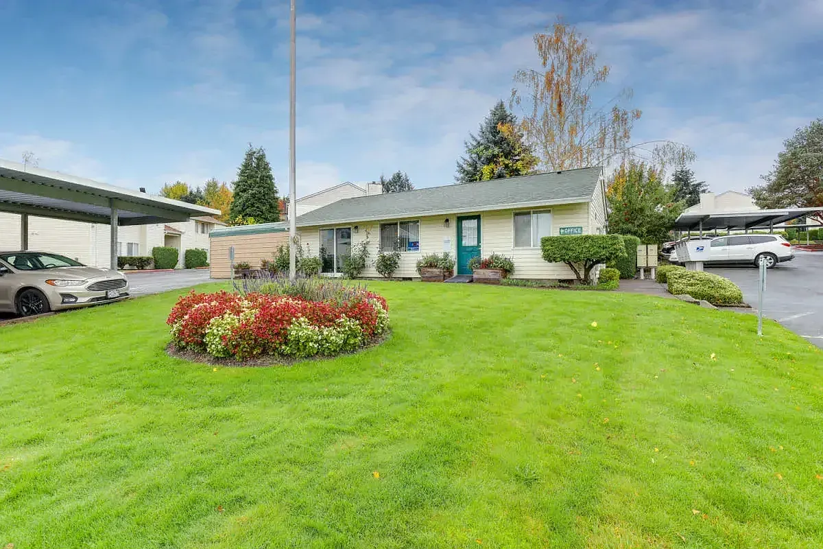 Township Sherwood — Photo 4