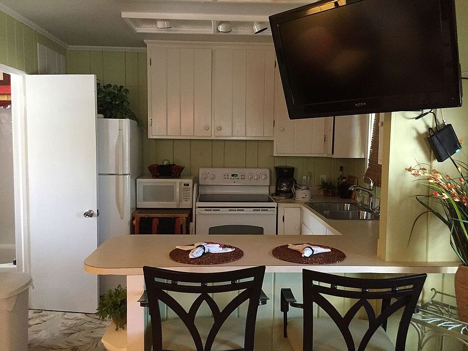 1st image of 849 Lagoon St
