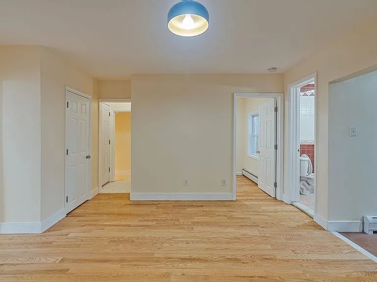 337 Summit Ave #1 — Photo 3