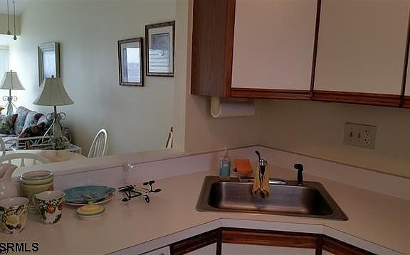 4th image of 11 Madaket Ct #12
