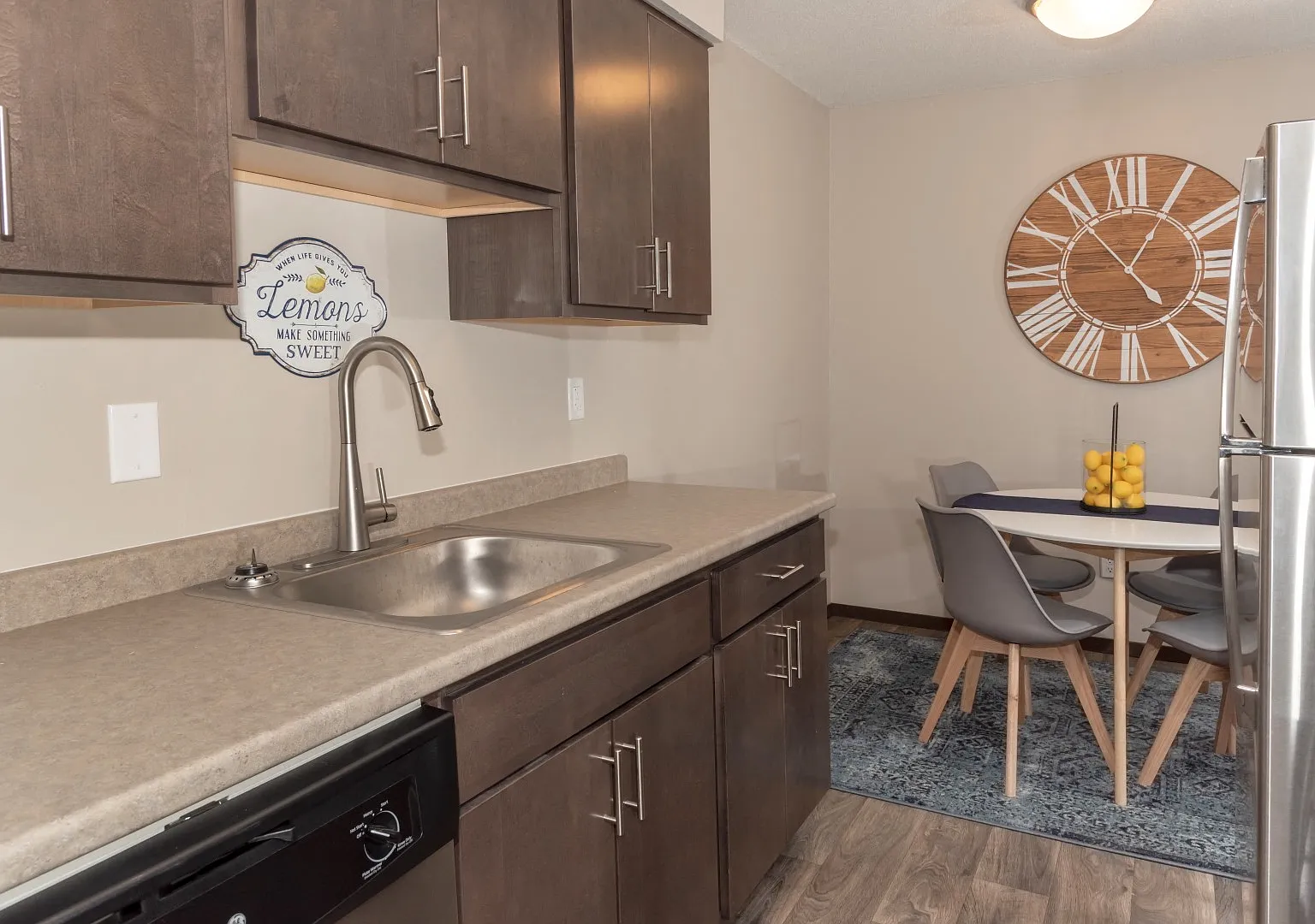 Oakdale Apartments — Photo 2