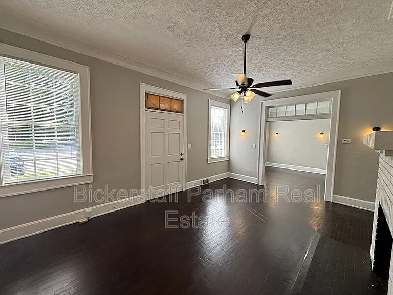 1261 Cedar Ave — Photo 3