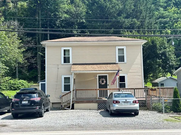 3392 Earl L Core Rd, Morgantown, WV 26508