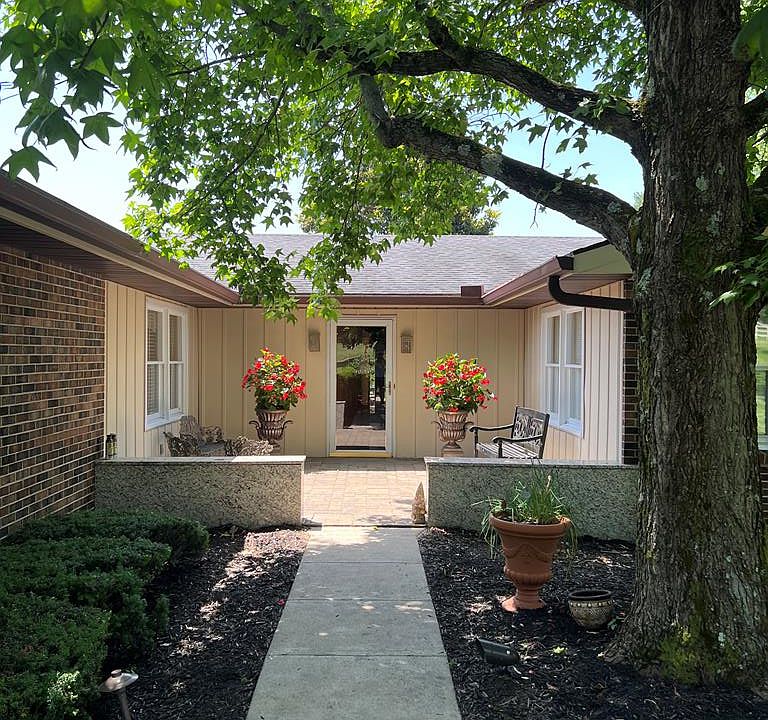 1st image of 504 Lakeview Glen Dr