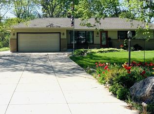 6521 S 123rd St, Franklin, WI 53132