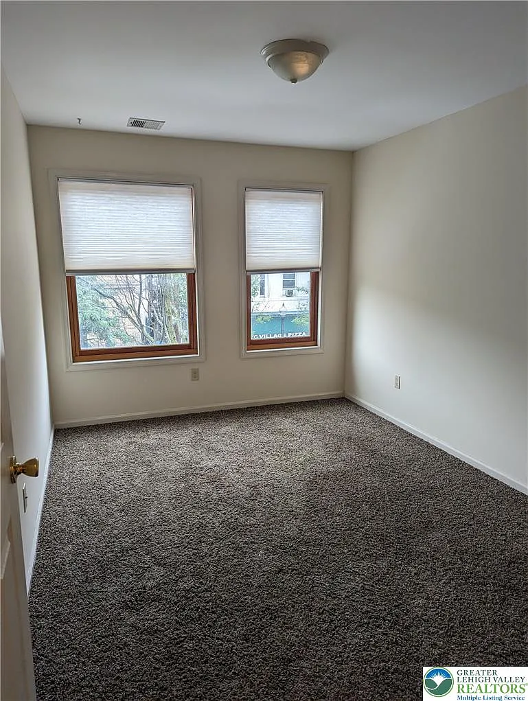 2 bed, 1.0 bath, 800 sqft, $1,595 — Photo 4