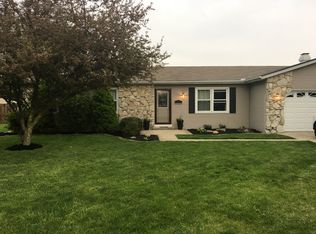 900 S Stratford Ct, Yorktown, IN 47396
