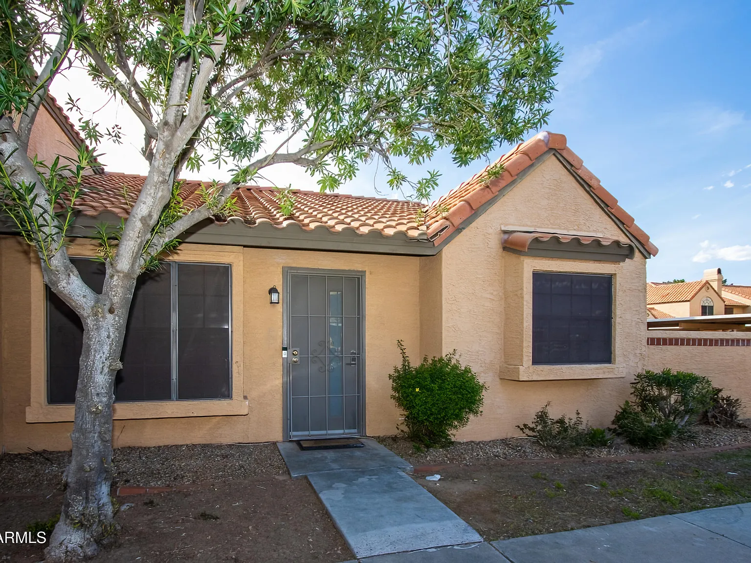 3 bed, 2.5 bath, 1196 sqft, $2,400 — Photo 2