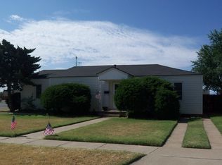 202 16th St, Levelland, TX 79336