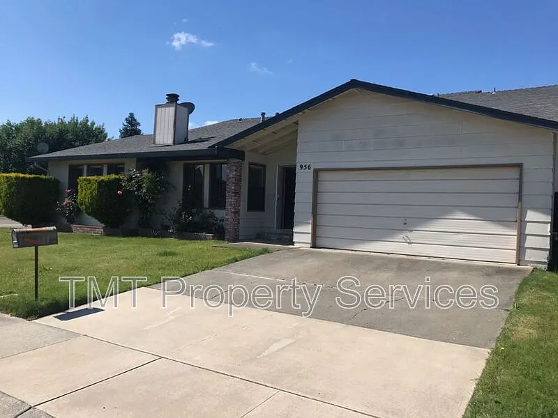 2 bed, 2.0 bath, 1445 sqft, $2,400 — Photo 1