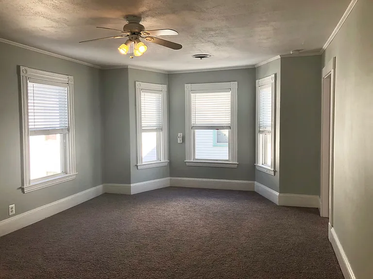 146 Robbins St — Photo 7