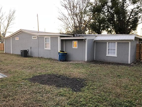 4th image of 7603 Berry Ave
