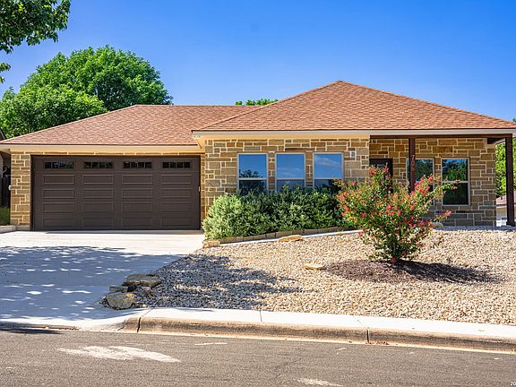 3rd image of 706 OAK VALLEY DR