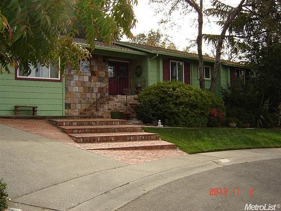 3rd image of 329 Forest Ct