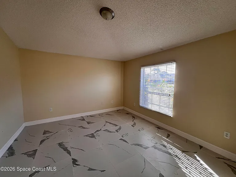 619 Pampas St NW — Photo 4