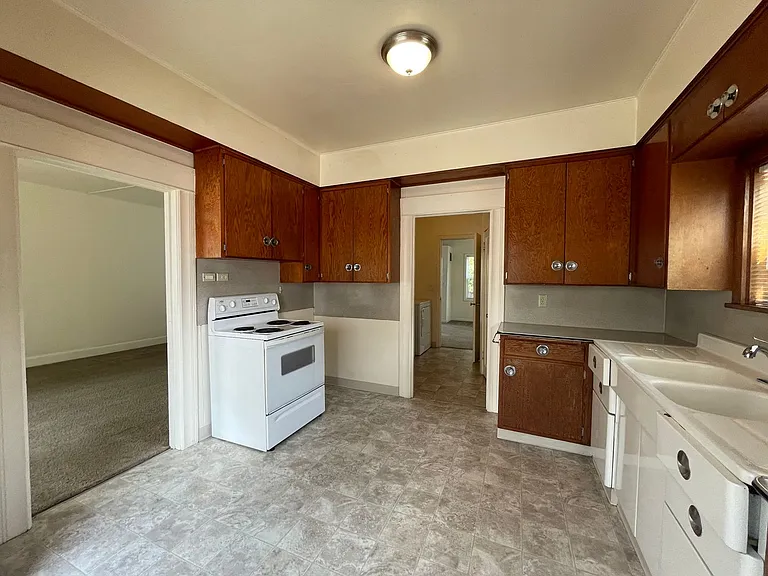 237 E 15th Ave — Photo 15