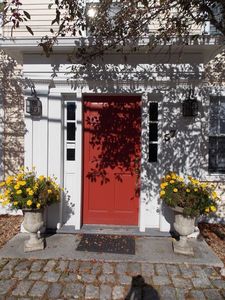 57 Mount Pleasant St APT 2B, Rockport, MA, 01966