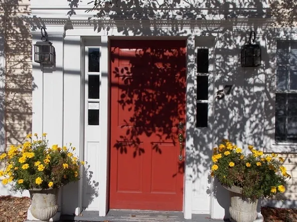 57 Mount Pleasant St APT 2B, Rockport, MA 01966