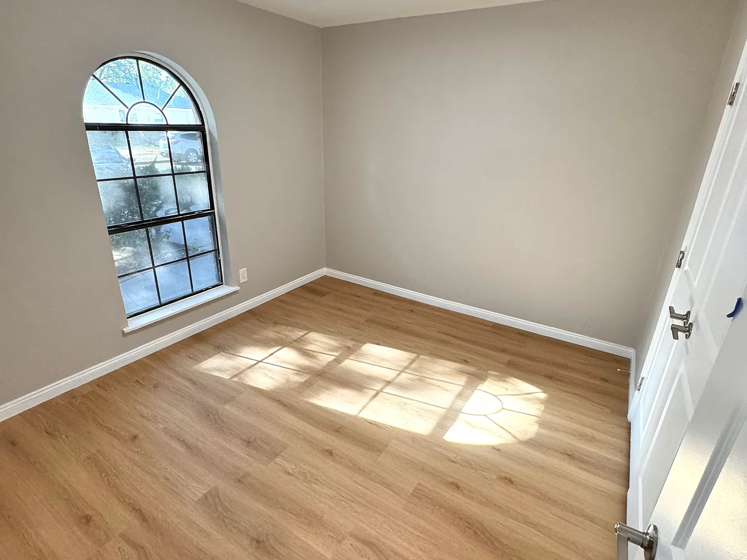 3 bed, 1250 sqft, $2,600 — Photo 3