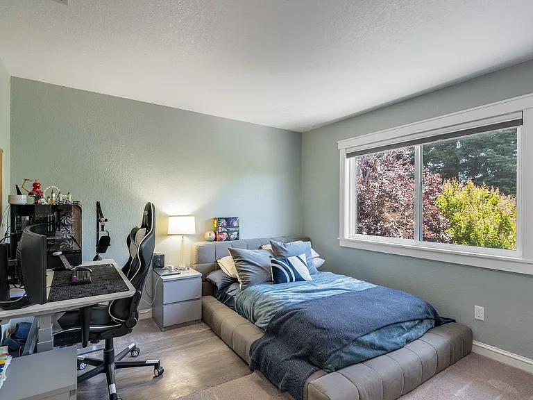 70 Mariani Ct — Photo 33