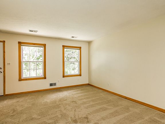 3rd image of 4244 Bennington Blvd Unit 11-C