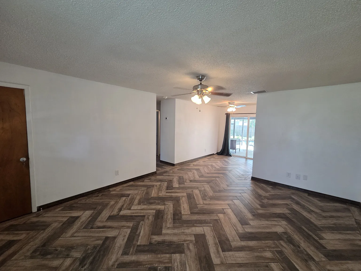 3 bed, 1152 sqft, $2,300 — Photo 1
