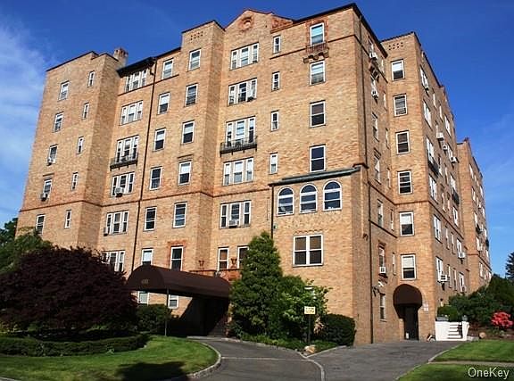2nd image of 490 Bleeker Ave