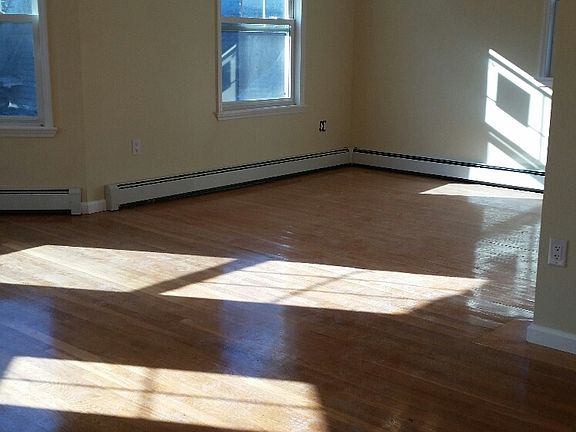 5th image of 8424 110th St