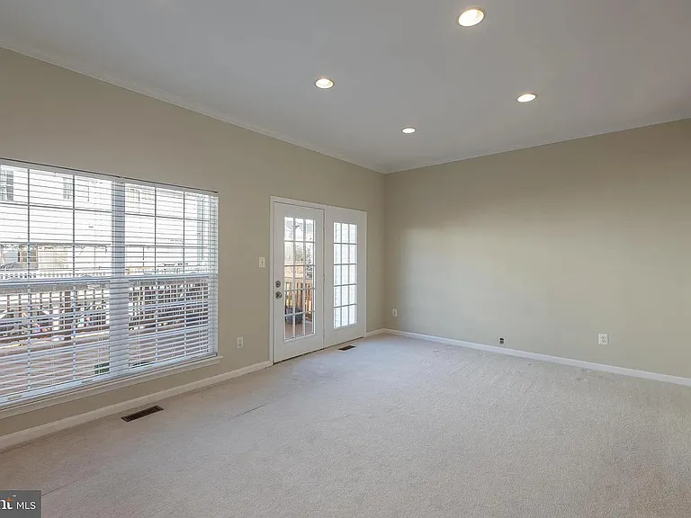 2424 Wheat Meadow Cir #2424 — Photo 16