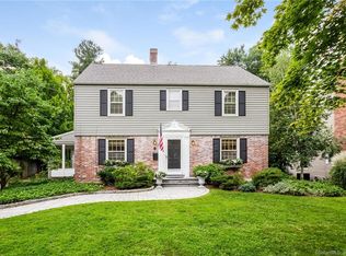 67 Foxcroft Rd, West Hartford, CT 06119